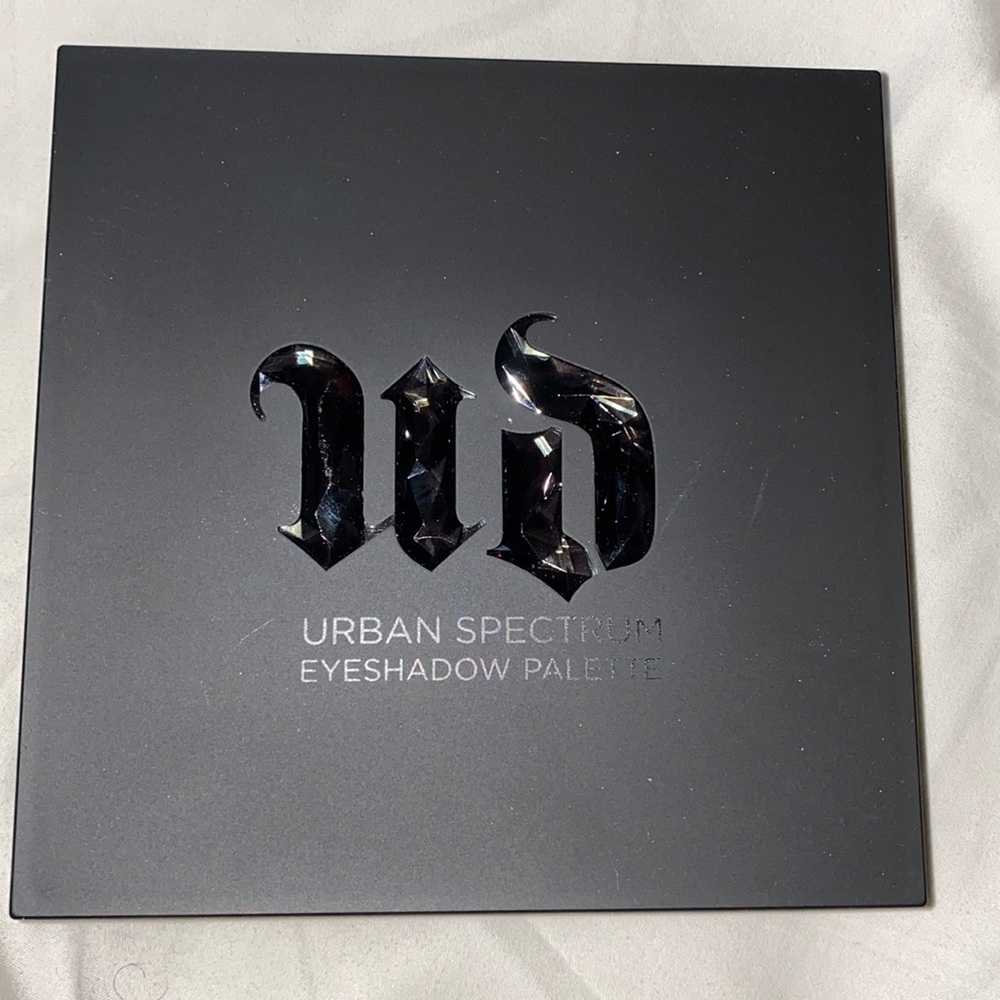 Urban Decay Spectrum eyeshadow palette